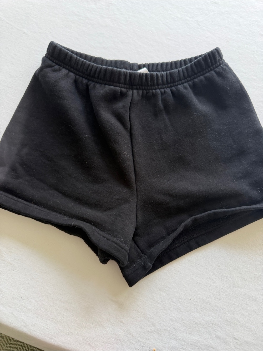 Aritzia Black Women's Elastic-Waist Athletic Shorts